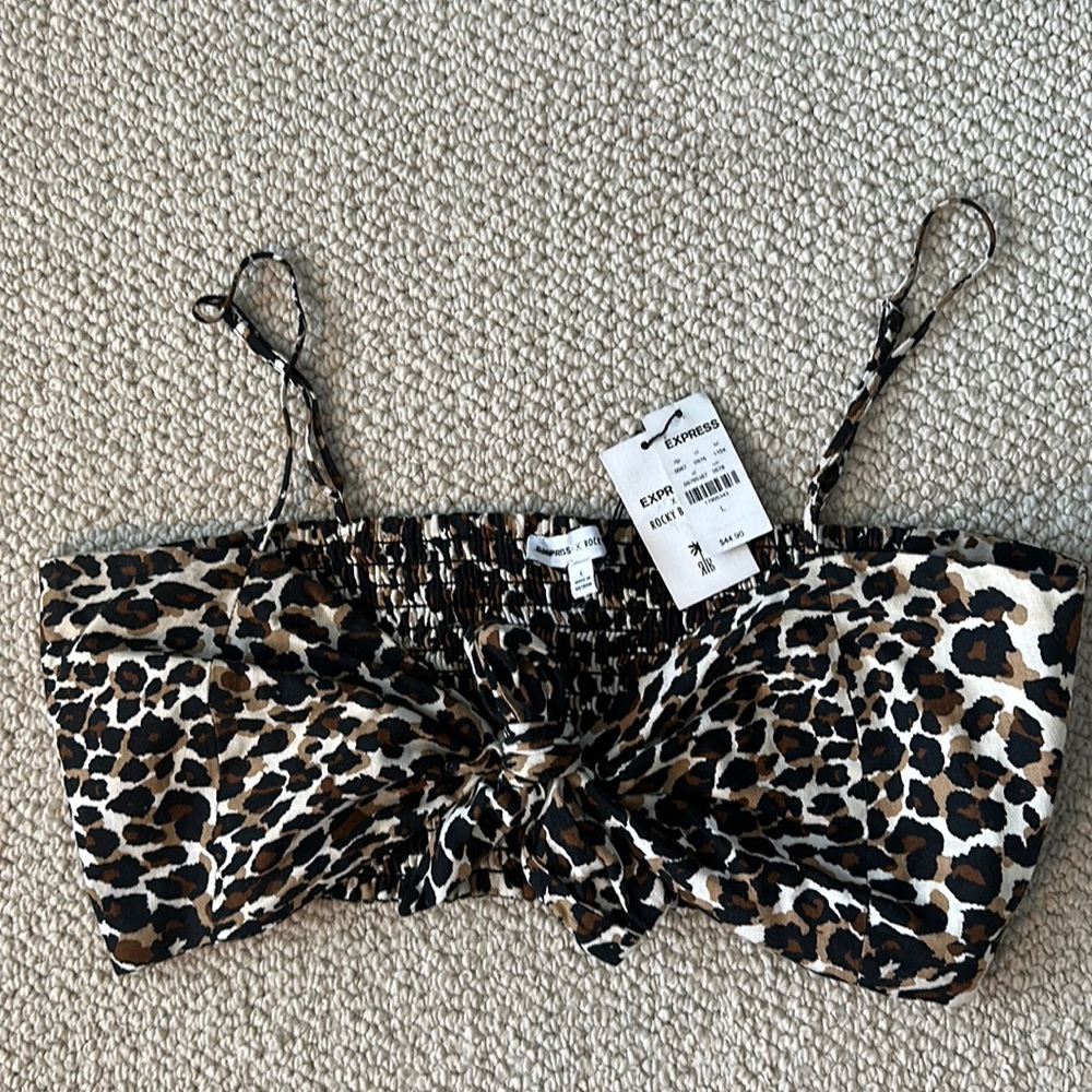 Super cute cheetah print crop top 🐆